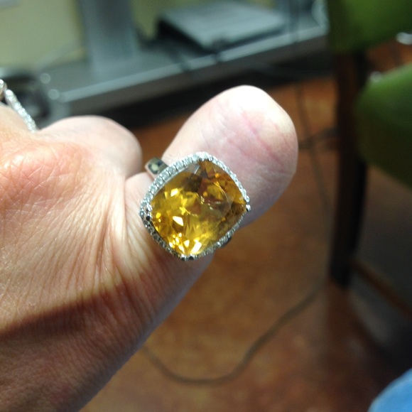 Jewelry - Citrine 18 K gold Ring
